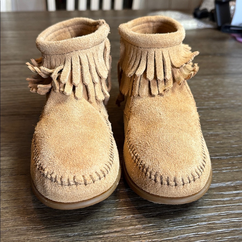 Minnetonka Tan Suede Moccasins